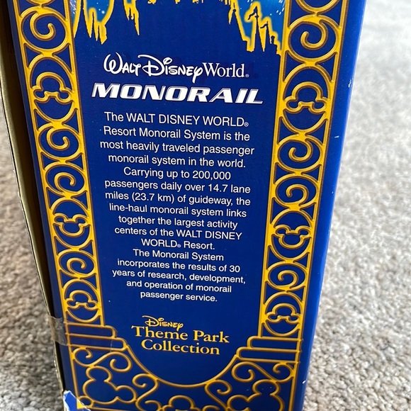 Walt Disney World Monorail set  in box  and Contemporary Resort set in box - Picture 8 of 15